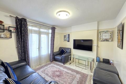 3 bedroom flat for sale, Harrow Road, Wembley, HA9