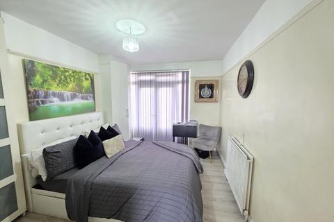 3 bedroom flat for sale, Harrow Road, Wembley, HA9