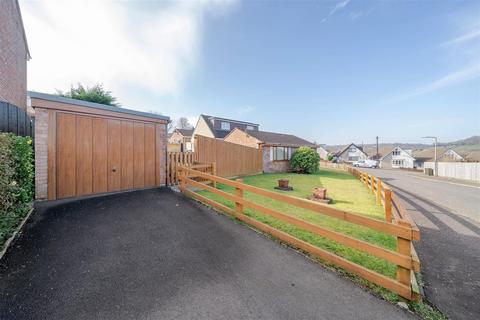 2 bedroom detached bungalow for sale, Heol Cleddau, Waunarlwydd, Swansea