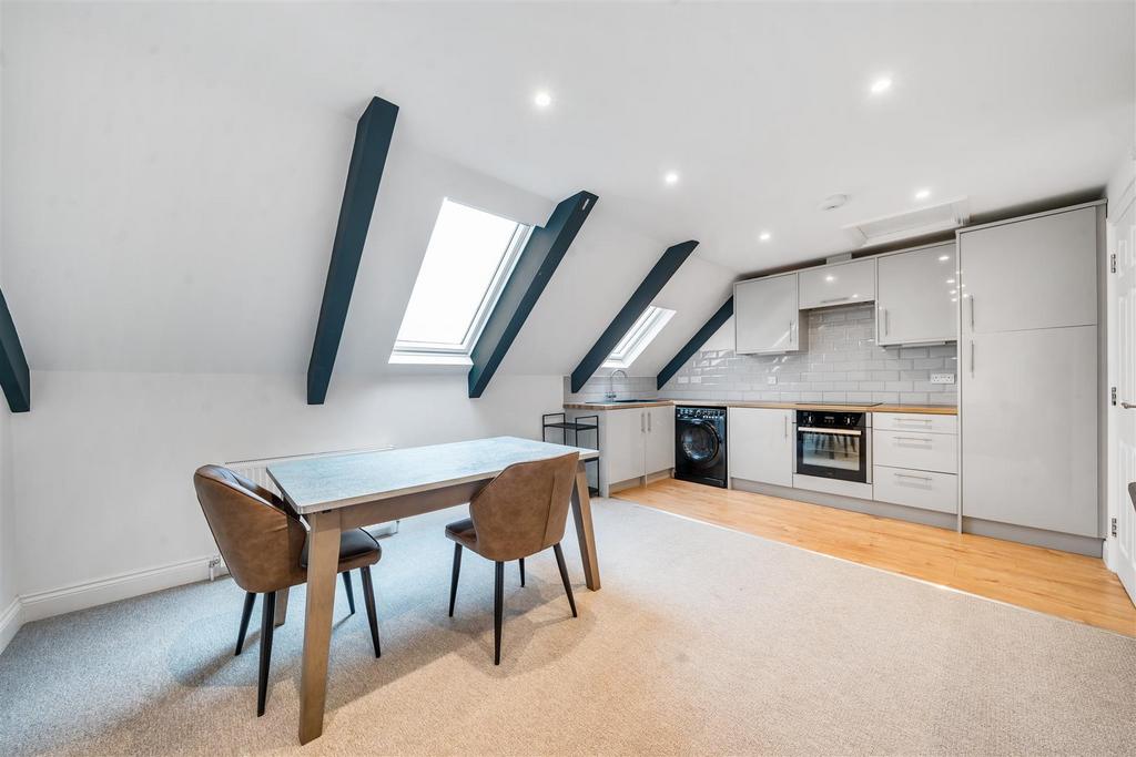 Kitchen/Dining Space