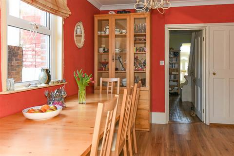 20 Westbourne Road, Trowbridge, BA14 0AJ