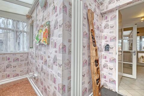 46 Denton Avenue, Westcliff-on-sea, SS0 0JX