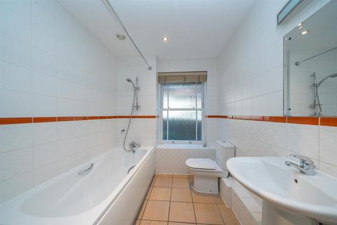 2 bedroom flat for sale, Holywell Hill, St. Albans