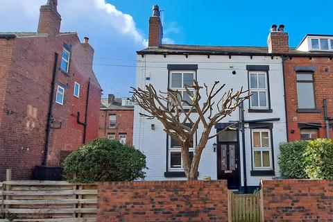 2 bedroom end of terrace house to rent, Woodville Place, Horsforth, Leeds, West Yorkshire, UK, LS18