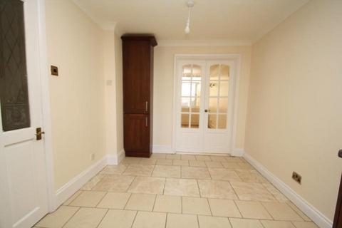 3 bedroom house to rent, Cullen Place, Bletchley, Milton Keynes