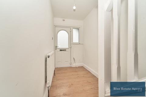 3 bedroom terraced house for sale, Berkeley Avenue, Hounslow, TW4