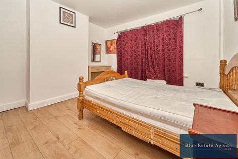 3 bedroom terraced house for sale, Berkeley Avenue, Hounslow, TW4