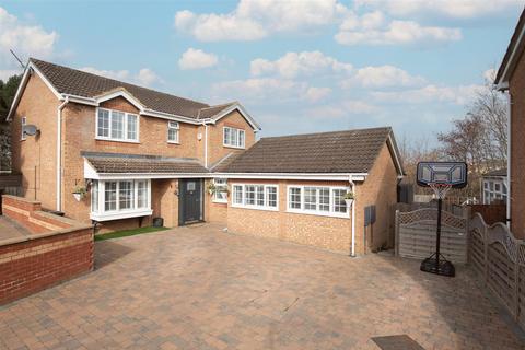 4 bedroom detached house for sale - Haddon Close, Wellingborough