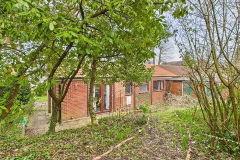 2 bedroom bungalow for sale, Cottington Close, Kingsclere, Newbury, Hampshire, RG20