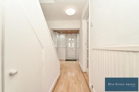 4 bedroom end of terrace house for sale, Brabazon Road, Hounslow, TW5