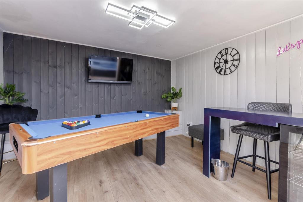 8638953-interior02.jpg
