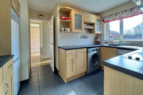 2 bedroom bungalow for sale, Course Park Crescent, Titchfield Common