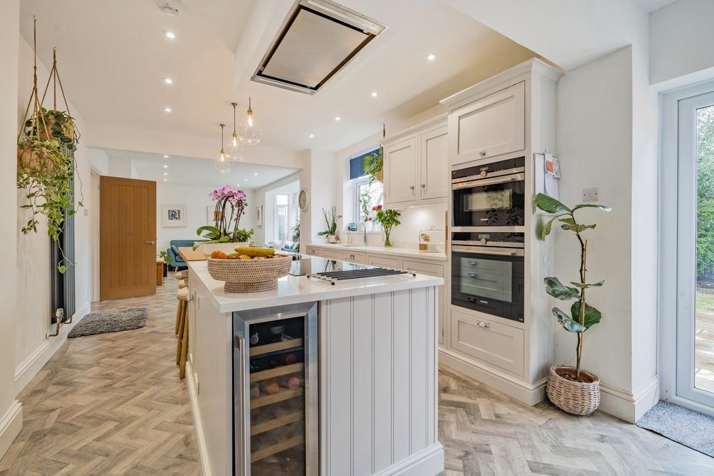 Open Plan Kitchen / Living / Dining Room