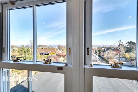 1 Beaconsfield Place, Kessingland, Lowestoft, NR33 7RJ