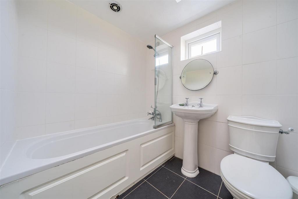 Whitemoor Cross Bathroom.jpg