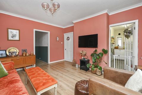 85 Birkenside, Gorebridge, EH23 4JE