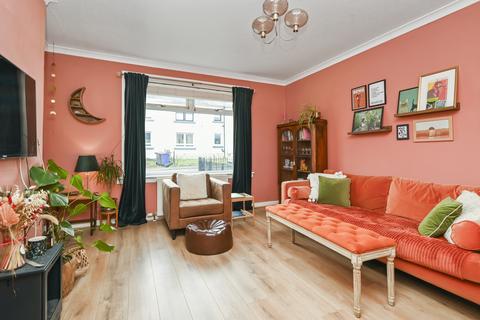 85 Birkenside, Gorebridge, EH23 4JE
