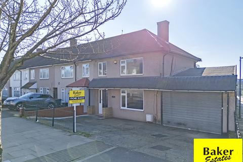 3 bedroom end of terrace house for sale, Manford Way, Chigwell IG7