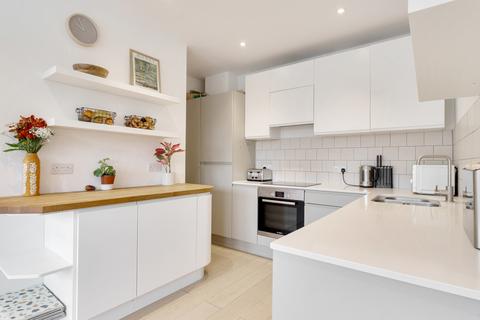 2 bedroom apartment for sale, Osborn Terrace, London