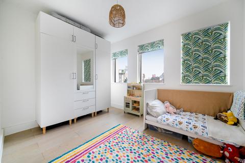 2 bedroom apartment for sale, Osborn Terrace, London