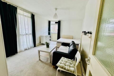 Studio to rent, Briggs House, Chambord Street, Shoreditch, E2