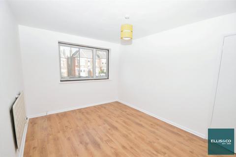 2 bedroom apartment to rent, Windsor Road, Finchley, N3