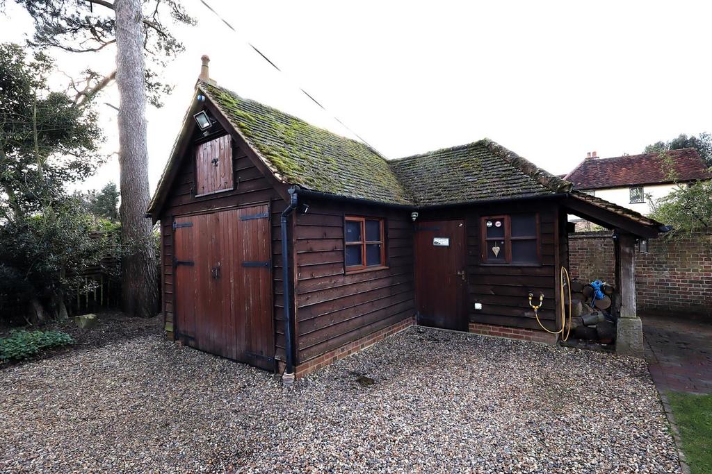 Garage &amp; Workshop