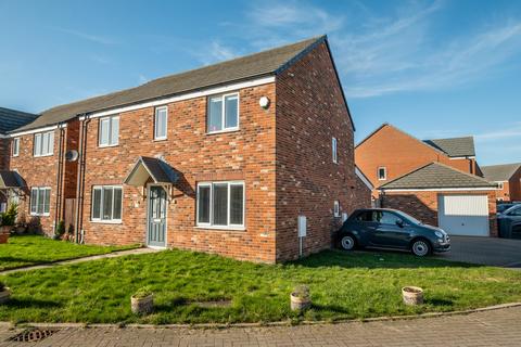 8 Almond Close, Lytham St Annes, FY8 2FD
