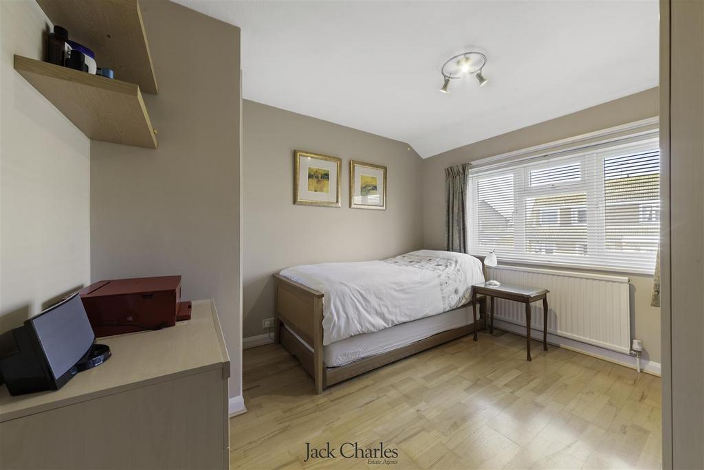 17 Newton Avenue 5.JPG