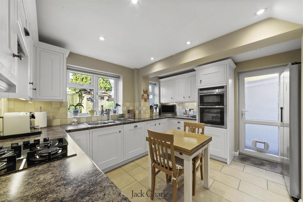 17 Newton Avenue 13.JPG
