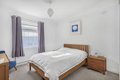 2 bedroom bungalow for sale, Avondale Avenue, Staines-upon-Thames, Surrey, TW18