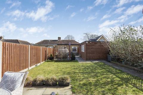 2 bedroom bungalow for sale, Avondale Avenue, Staines-upon-Thames, Surrey, TW18