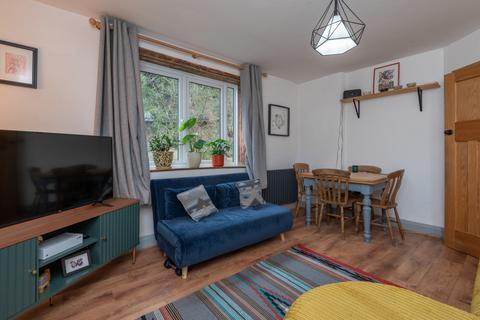2 Brookside, Hebden Bridge, HX7 6DR