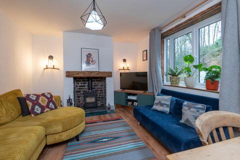 2 Brookside, Hebden Bridge, HX7 6DR
