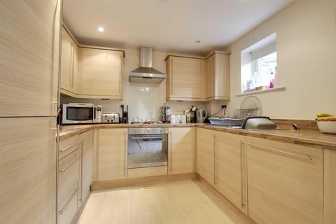 2 bedroom apartment to rent, Fitzwilliam Street, Bletchley