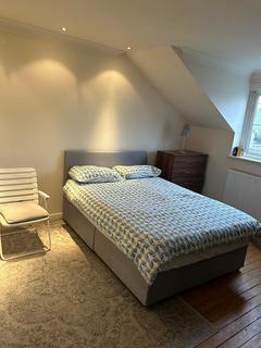 1 bedroom in a house share to rent, Dover Close, London NW2