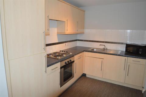 2 bedroom house to rent, Stretford Road, Manchester M15