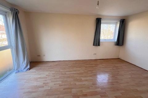 2 bedroom flat to rent, Ilford, IG2