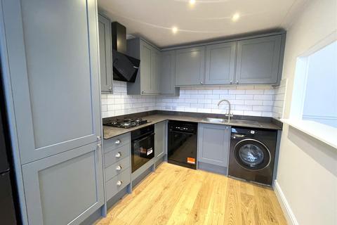 2 bedroom apartment to rent, Rochester Gardens, Hove BN3