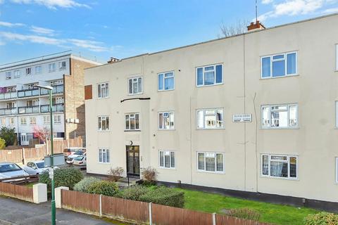 1 bedroom flat for sale, Benhill Wood Road, Sutton, Surrey