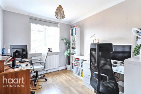 2 bedroom flat for sale, Wallwood Road, London