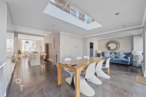 5 bedroom semi-detached house for sale, Patshull Road, NW5