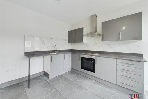 3 bedroom flat to rent, Windermere Avenue, Queens Park, London NW6