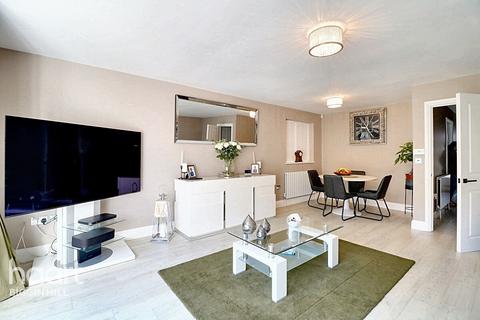 4 bedroom end of terrace house for sale, Kings Road, Biggin Hill