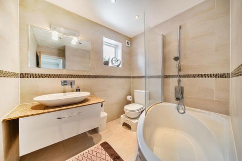 6 Cullera Close, Northwood, HA6 3SE