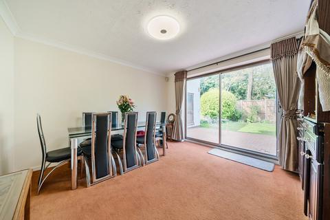 6 Cullera Close, Northwood, HA6 3SE