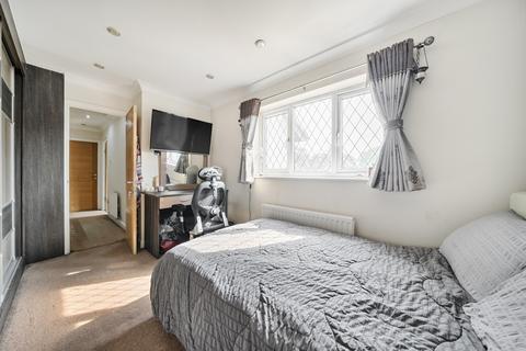 6 Cullera Close, Northwood, HA6 3SE