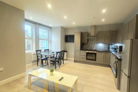 2 bedroom flat to rent, Regina Road, London, W13