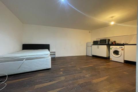 Studio to rent, Isleworth, Isleworth TW7