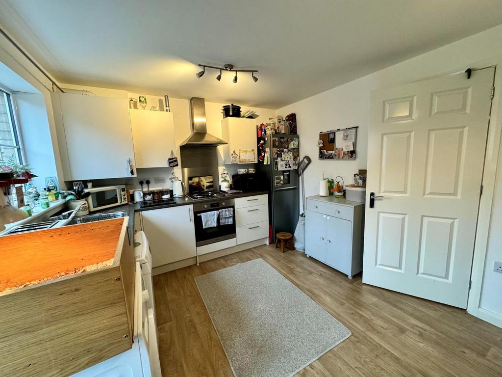 Kitchen 2.jpg